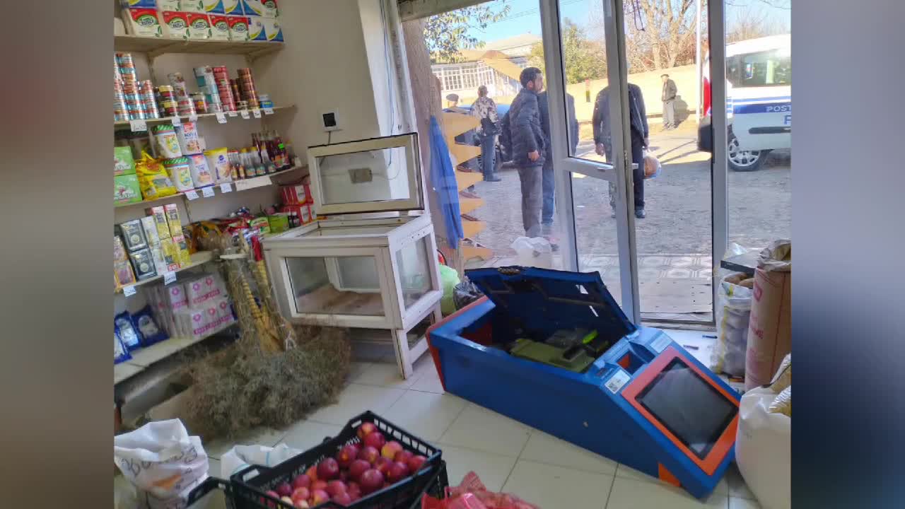 Keçmiş məhkum ödəmə terminalını oğurladı