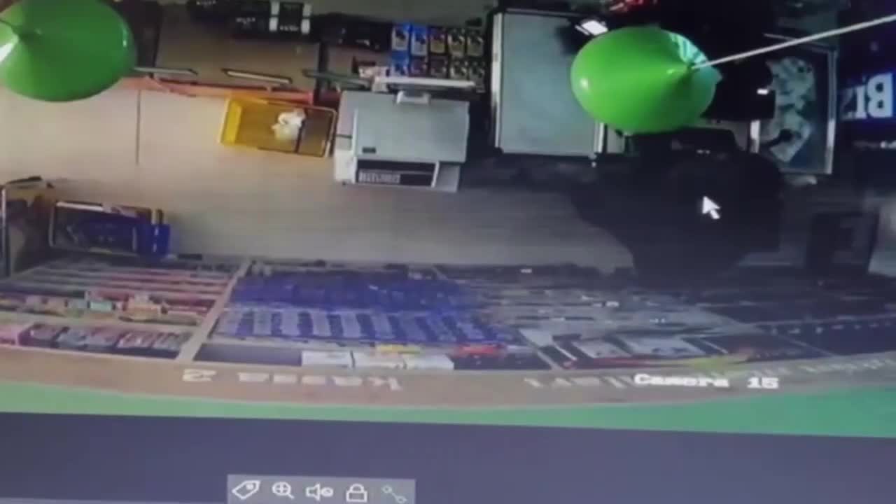 Mağazalardan silsilə oğurluq etmişdi, saxlanıldı