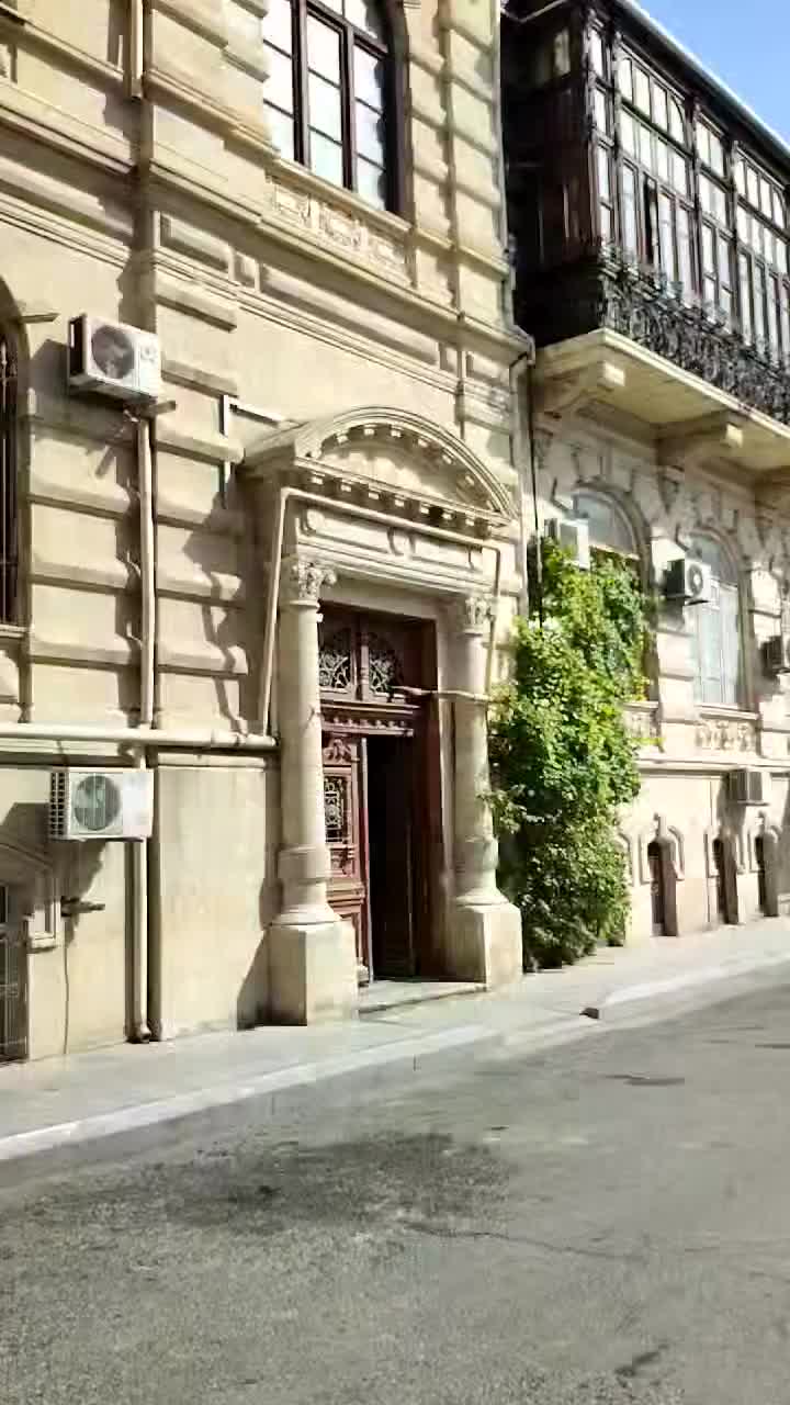 Bakıda tarixi bina sökülür 