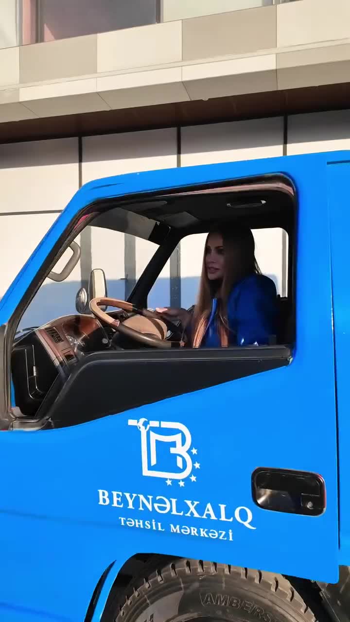 Nigar Camal yük maşını sürdü