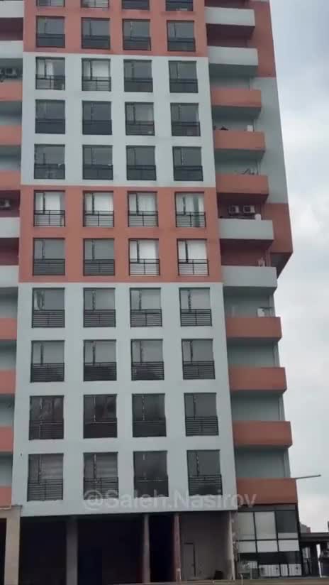 Nəsimi rayonunda yeni tikilmiş binada partlayış olub