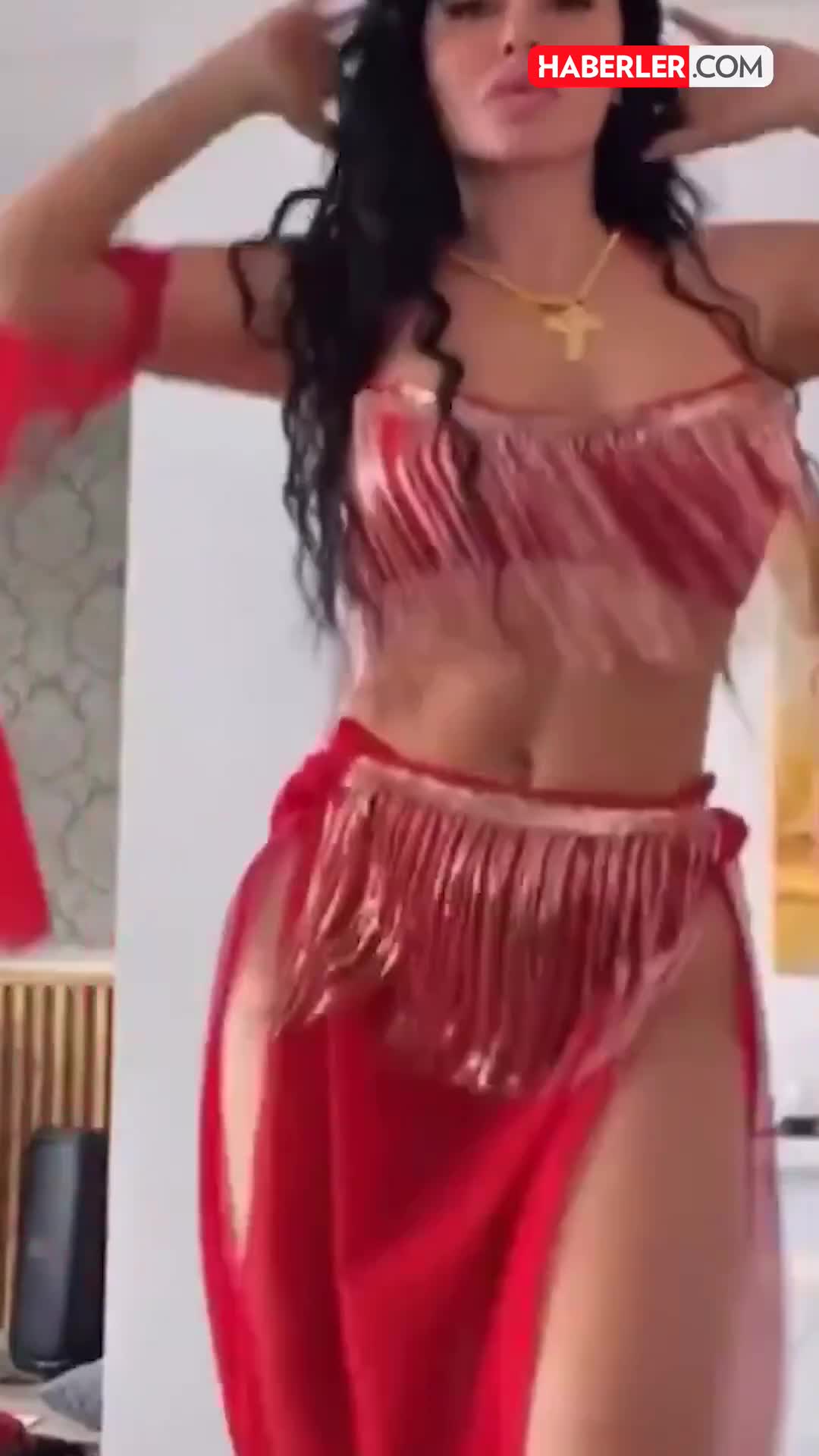 Ebru Polat oriental rəqs dərslərinə başladə