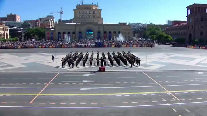 İrəvanda hərbi parad keçirilir - 