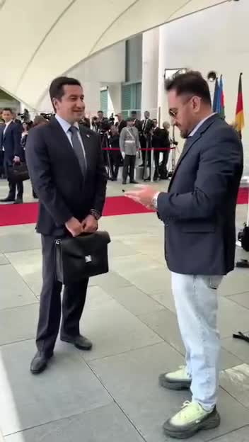 Hikmət Hacıyevlə bloger Tural Sadıqlı arasında Almaniyada dialoq.