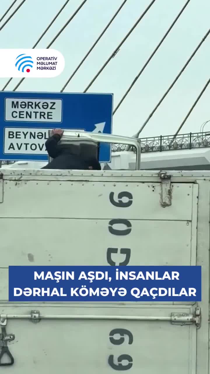 Sürücünü çıxartmağa belə kömək etdilər