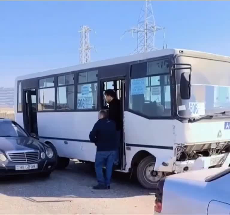 Xocəsəndə avtobusla "BMW" toqquşdu