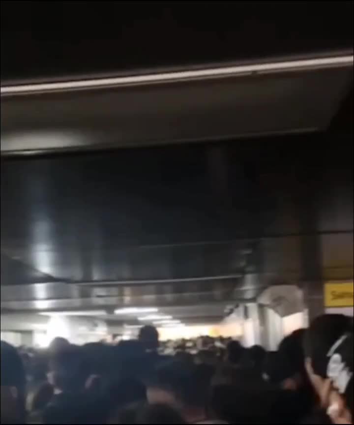 "Koroğlu" stansiyasında sərnişin sıxlığı yarandı