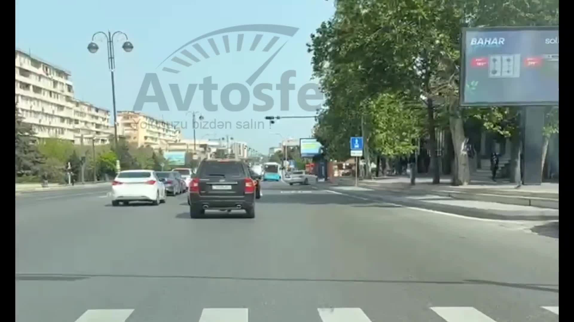 Bu yoldakı avtobus zolağı sürücüləri tələyə salır