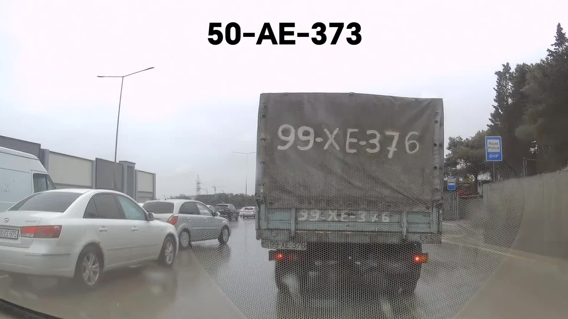 Zolağı düzgün seçməyən sürücü qəza şəraiti yaratdı 