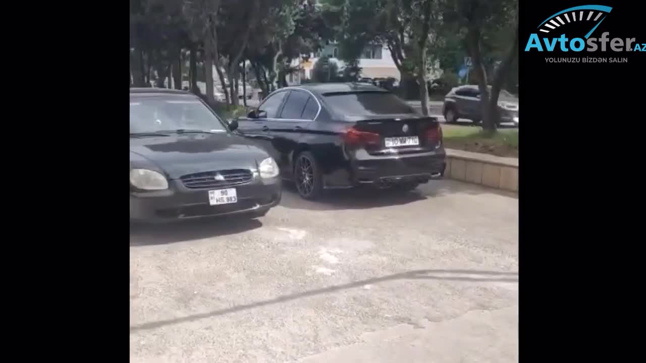 Bu küçədəki səkilər parklanma zonasına çevrilib