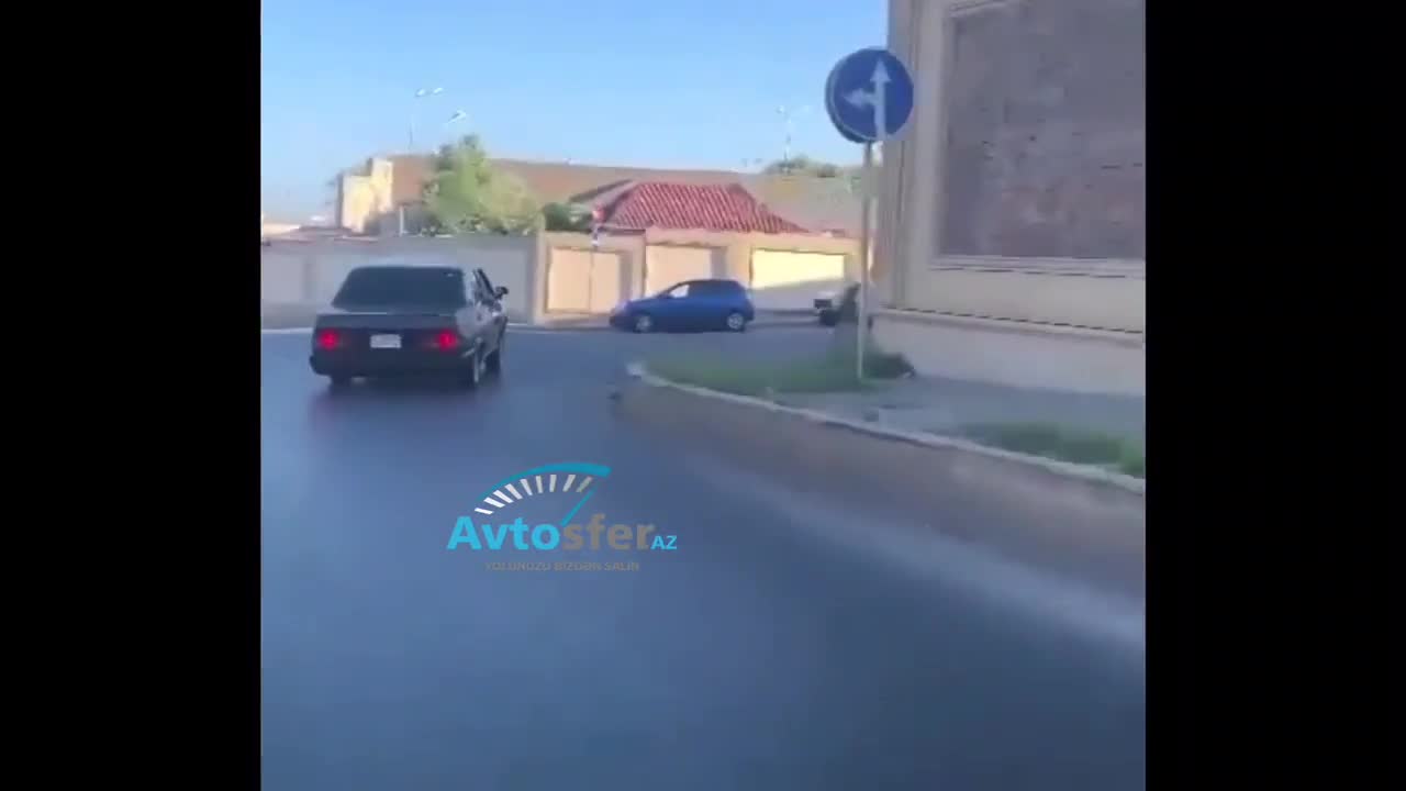 İki maşının arasından keçib “şou” göstərən “Tofaş” sürücüsü