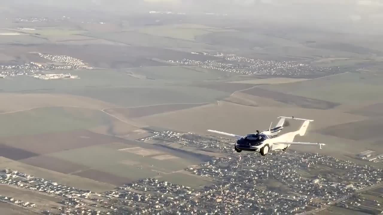 Daha bir uçan avtomobil sınaqdan keçirildi