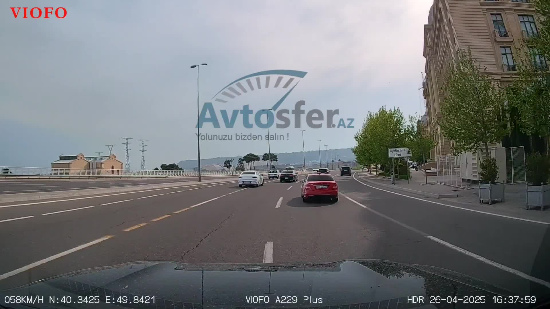 "Razborşik" "Range Rover" sürücüsü yolun ortasında dayandı