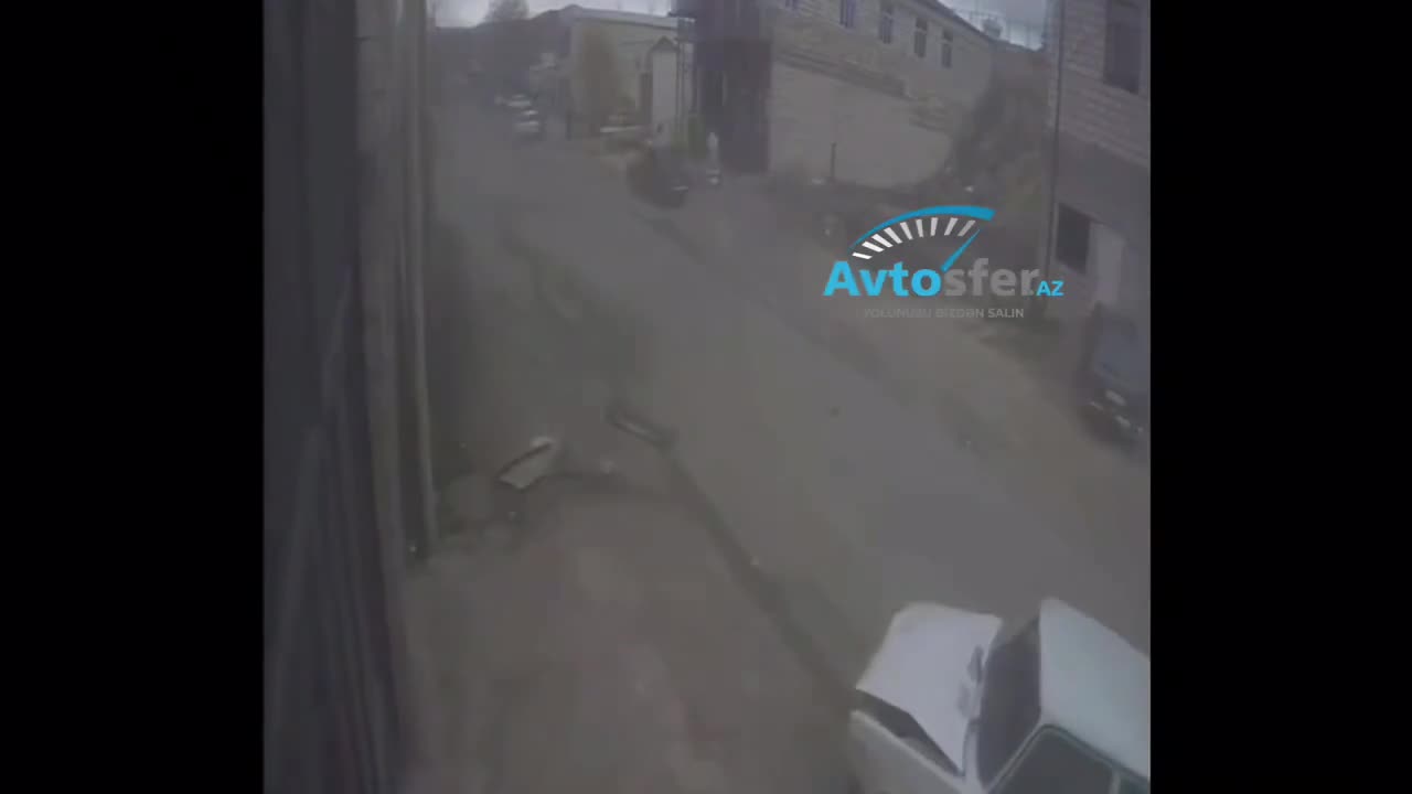 Əyləci çəkən sürücü qəza törətdi