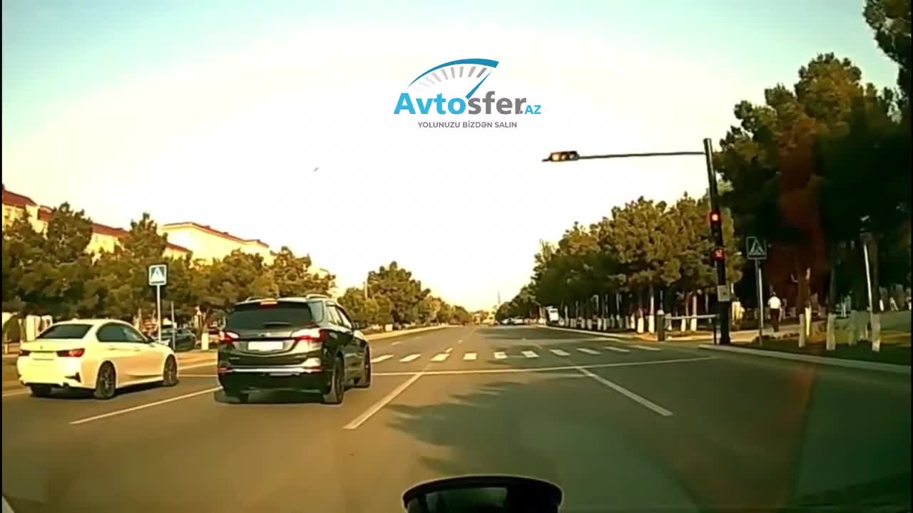 Sumqayıtda işıqforu heçə sayan sürücü gəldiyi kimi də ötüb keçdi