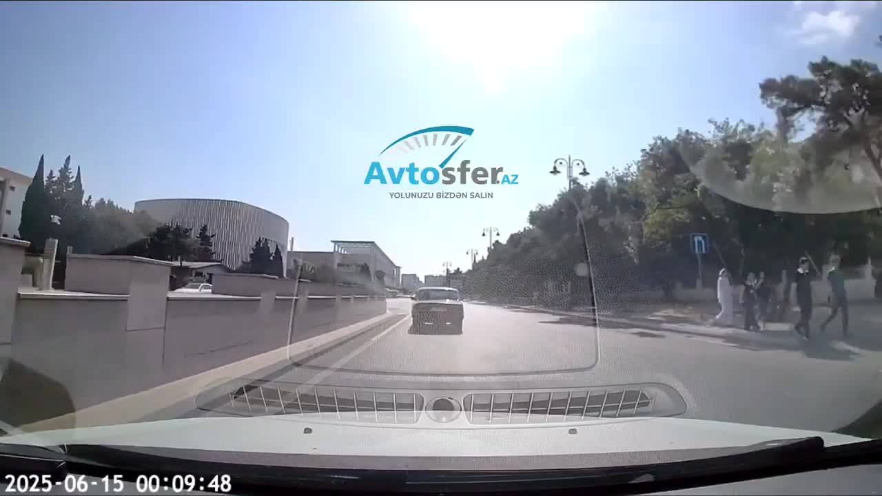 “Mall”un qarşısında qayda pozub təhlükə yarada-yarada getdi