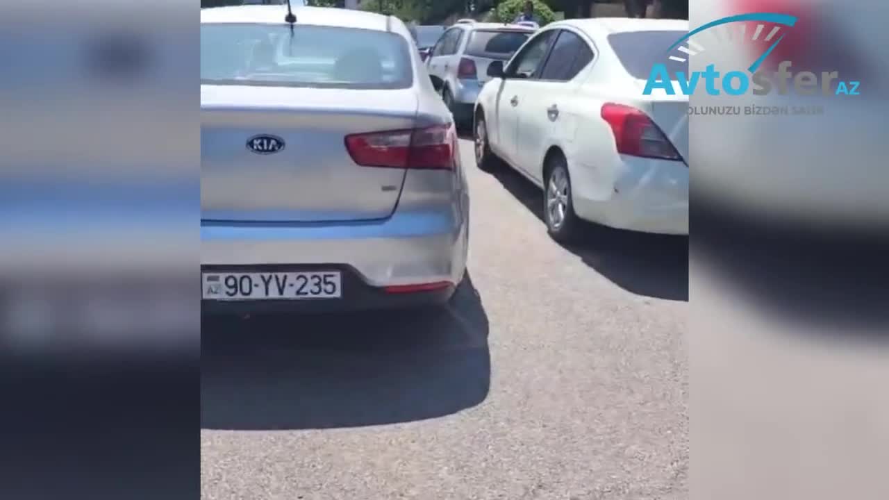  2-ci zolaqda saxlayan maşınlar xanım sürücüyə mane oldu