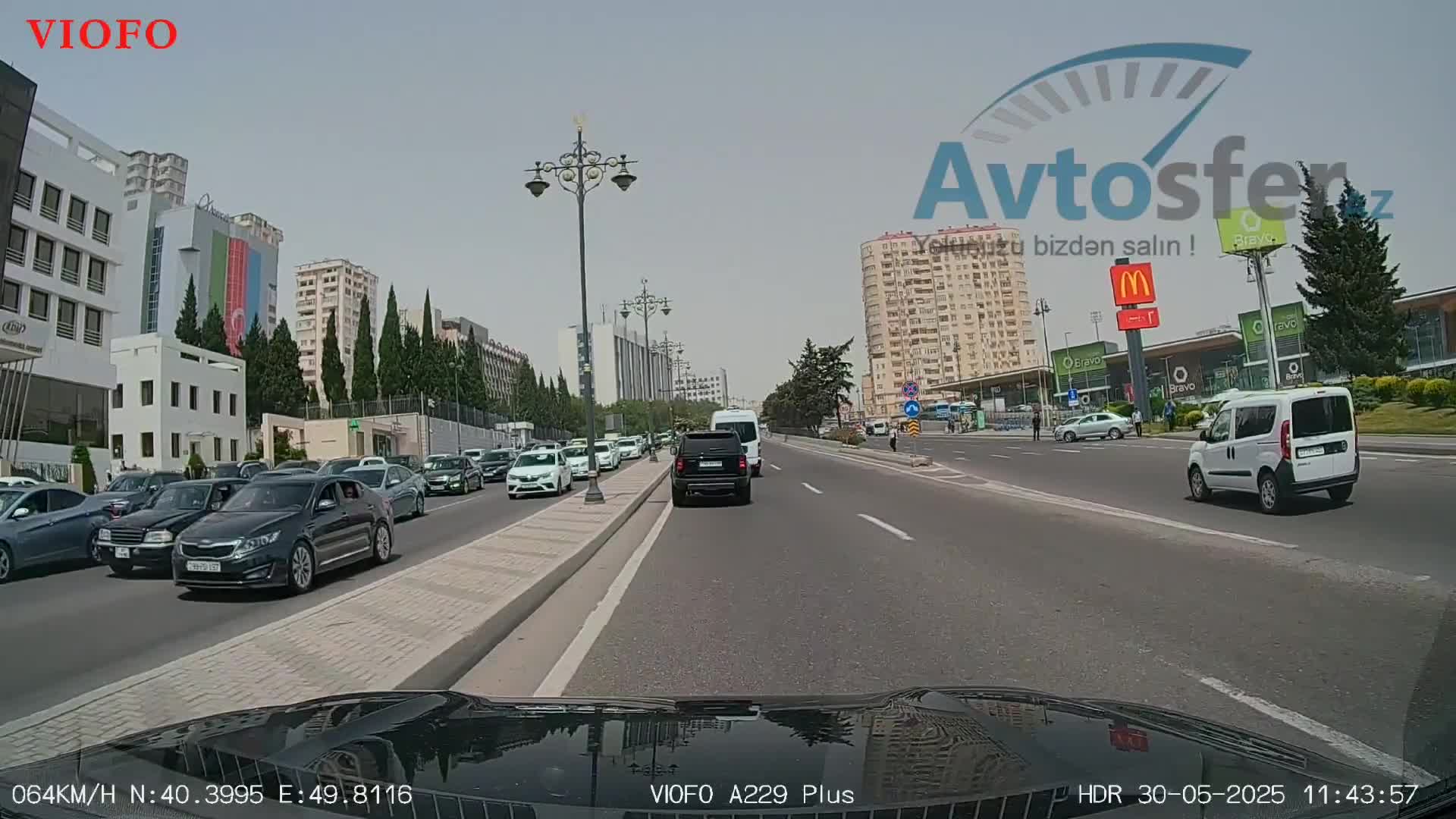 Sol zolağı tutub heç kimə ötməyə şərait yaratmadı