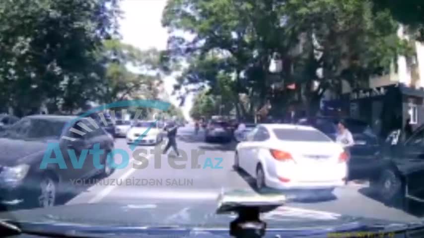 Velosiped sürücüsü əks yola çıxdı