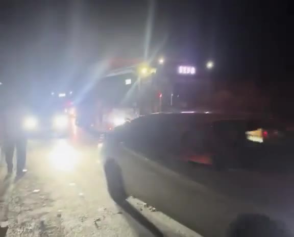 Bakıda "BakuBus" avtobusu minik avtomobili ilə toqquşub
