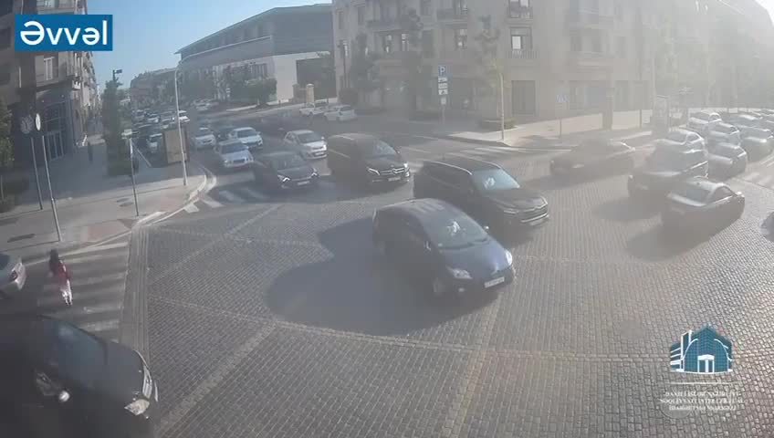 bu küçələrin kəsişməsində yeni svetoforlar quraşdırılıb