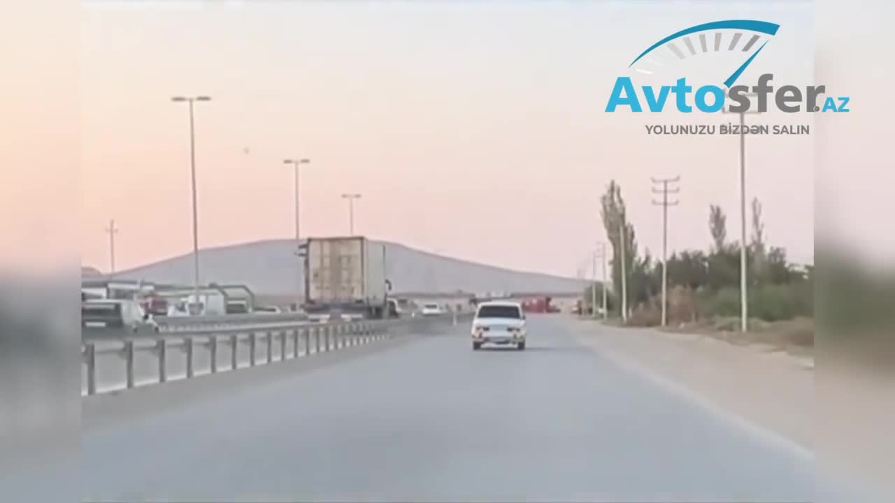 Nömrəsiz “VAZ”la “sağ-sol” edib təhlükə yaradan sürücü 