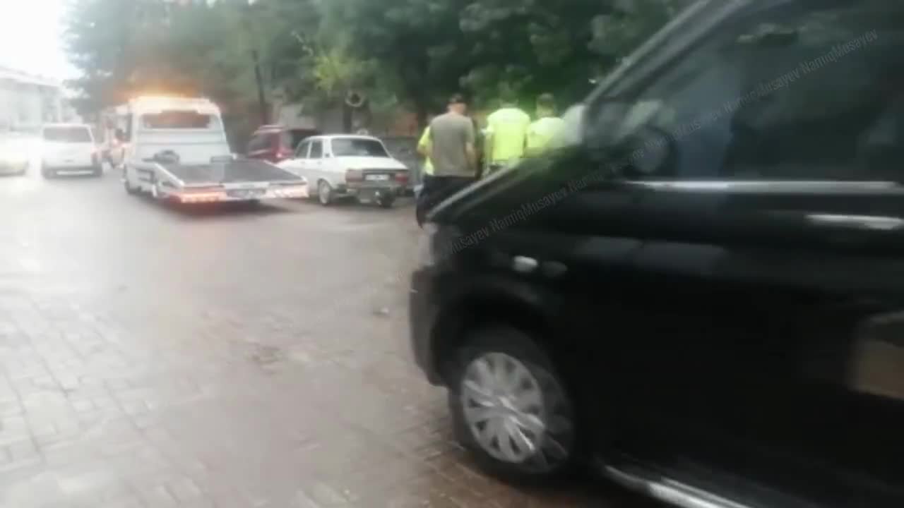 “BMW”ilə “avtoş”luq edən sürücü cərimələndi