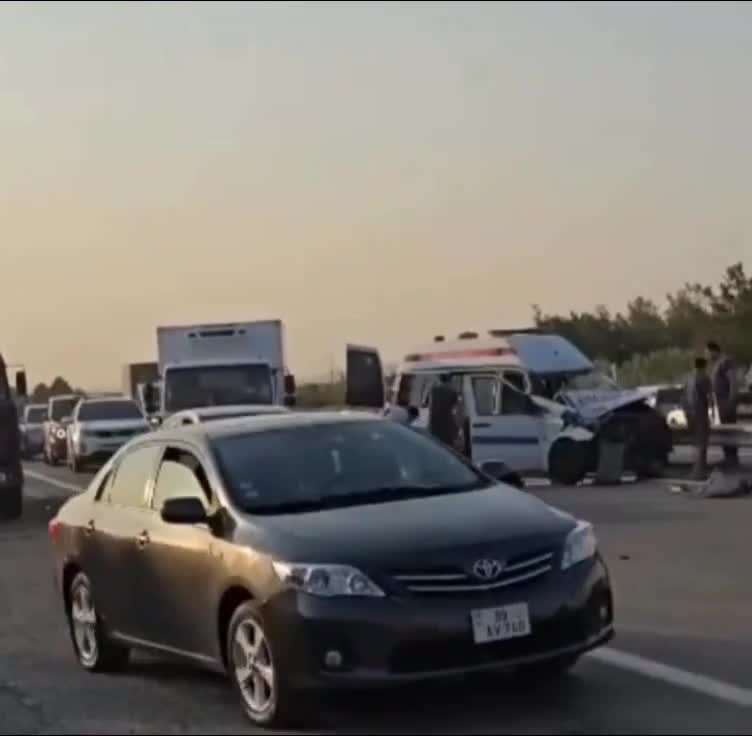 Təcili yardım maşını qəzaya düşdü