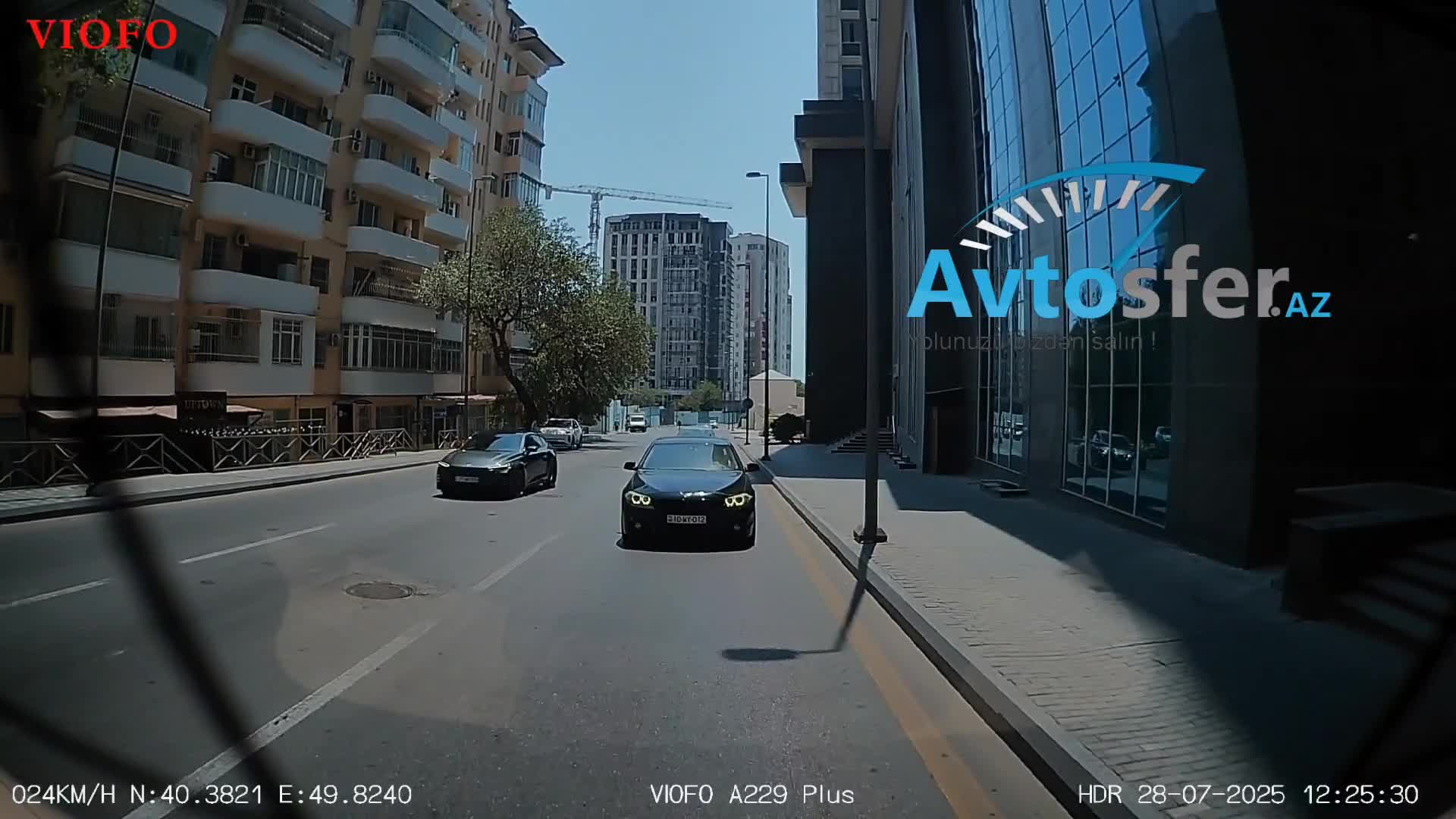 Sarı işığın yanmasına əhəmiyyət verməyən sürücü dayanmadı