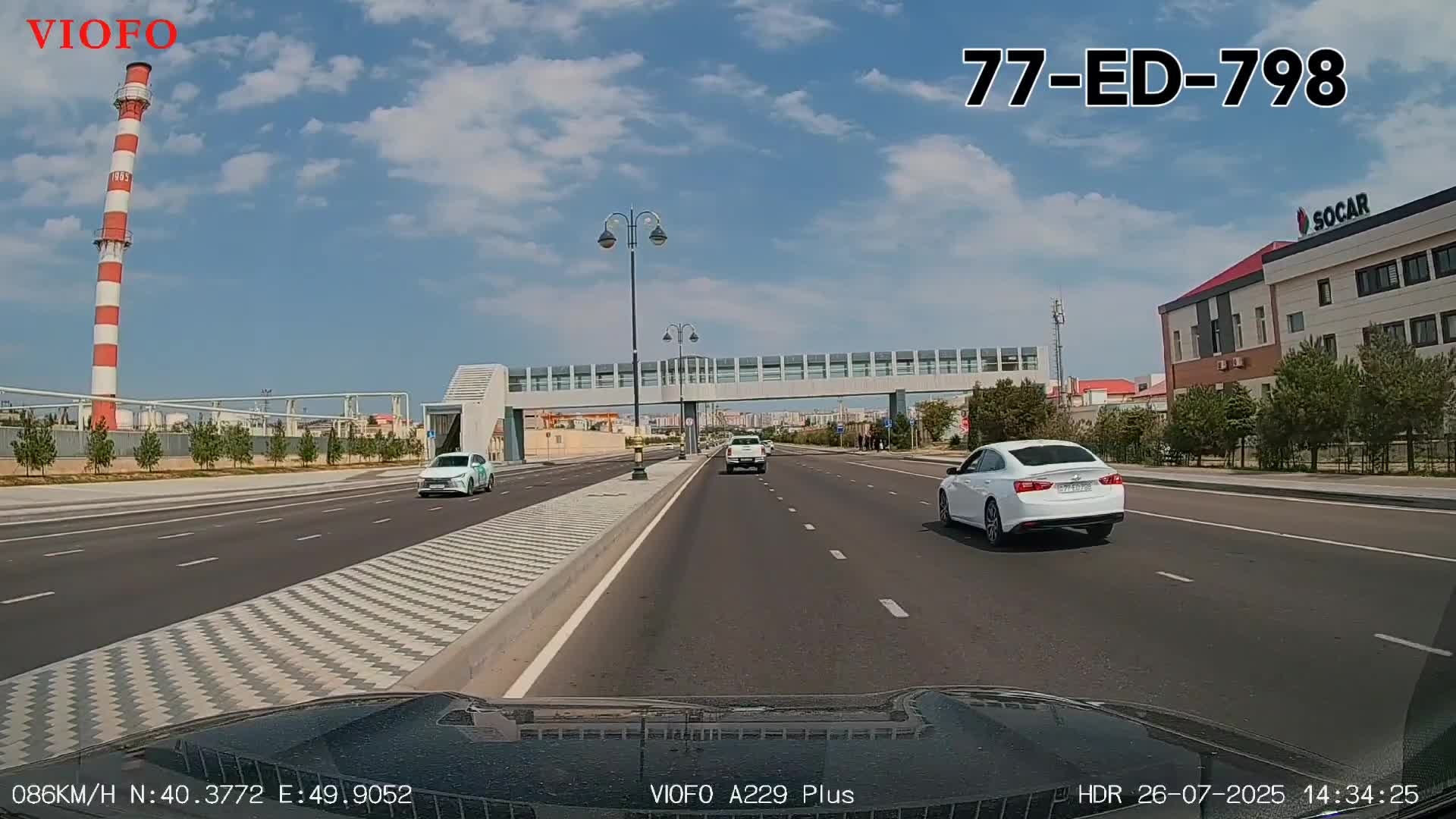 Biri avtobus zolağına çıxıb ötdü, o biri isə təhlükə yaratdı