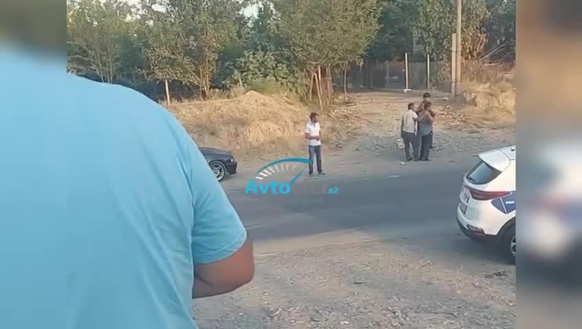İdarəetməni itirən sürücü maşını meşəlik əraziyə aşırdı
