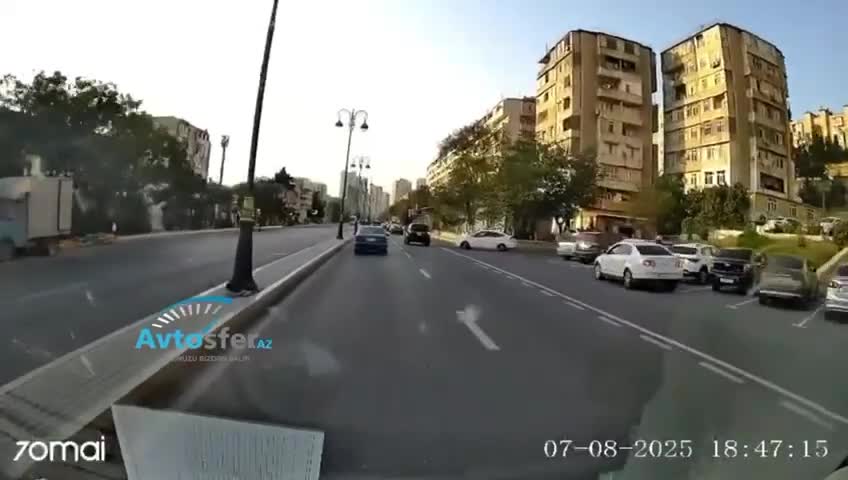 Avtobusun önünə qaçan qadın onun altında qalıb can verdi