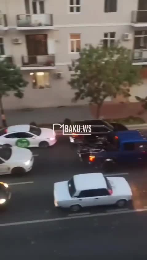 Bakıda sürücü ətrafdakı insanlara narahatlıq verib