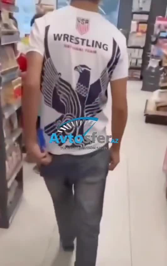 Bakıda gənc mağazadan oğurluq edib sosial şəbəkədə paylaşdı