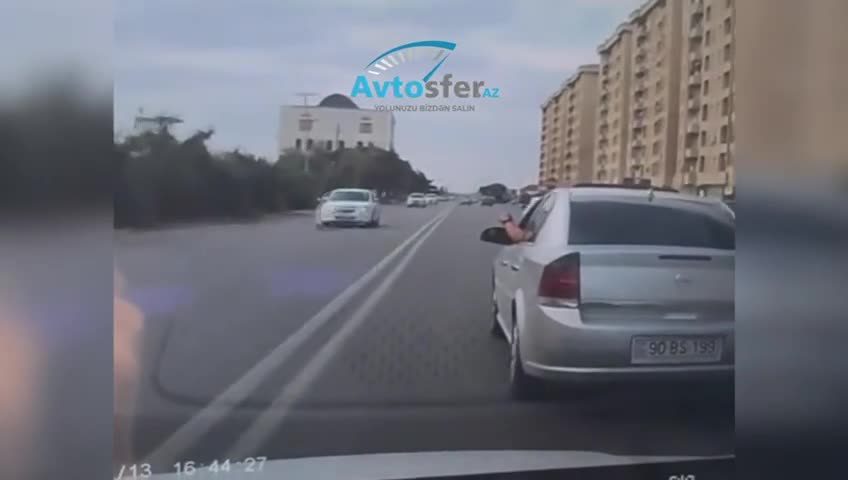 Qoşa xətti tapdalayıb sürücünün önünü kəsdi