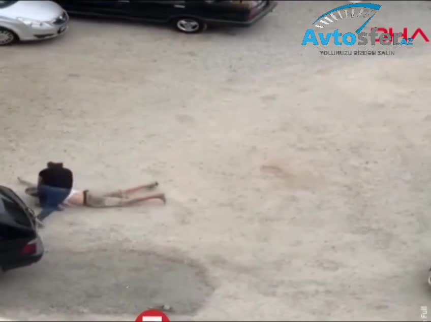 “Parkovşik” ödənişə görə sürücünü tapanca ilə vurdu 