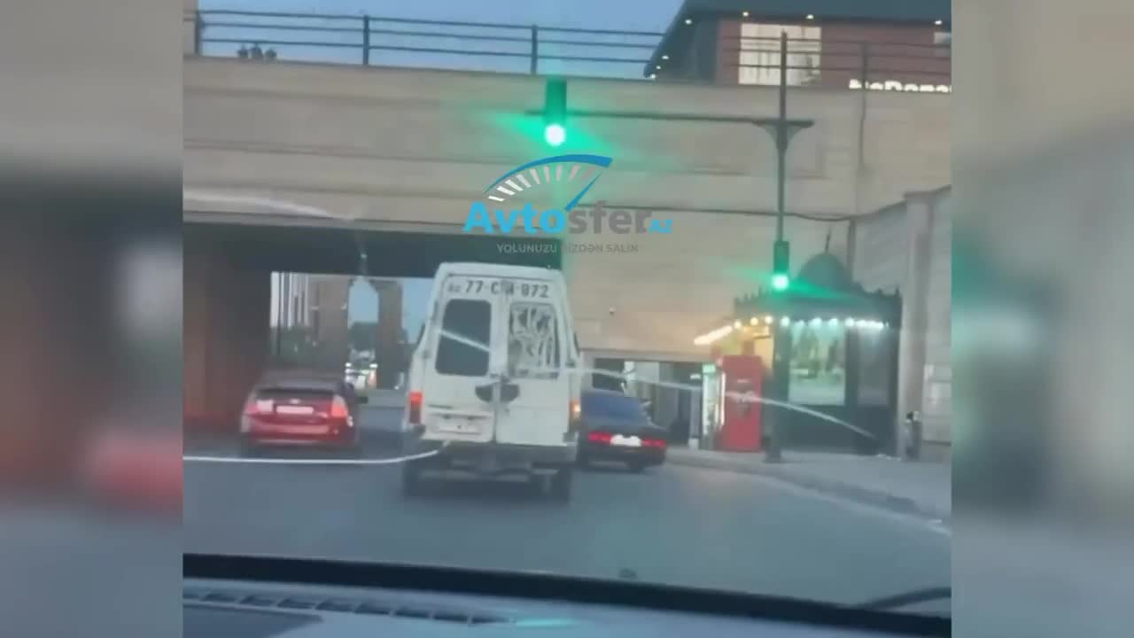 Nizamidə “Tofaş”la “avtoş”luq edən sürücü yol boyu təhlükə saçdı