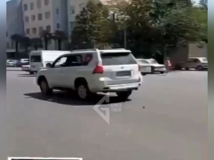 Gəncədə qanunsuz parklanmaya görə sürücülər cərimə olunur?