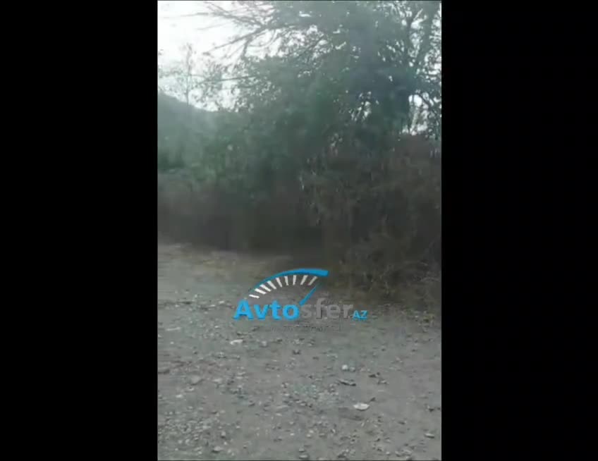 Yerli turistlər Xocalı yaxınlığındakı kəndi zibilxanaya çevirib