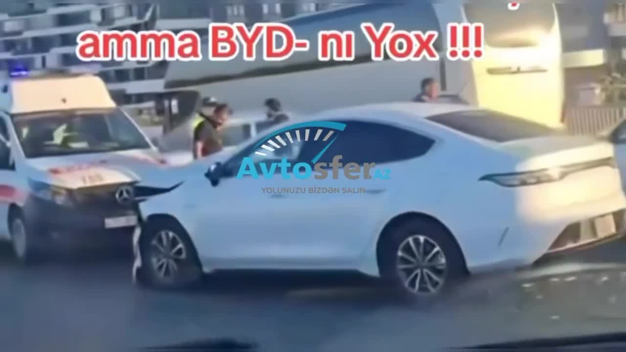 Bakı-Sumqayıt yolunda “BYD” və “VAZ” toqquşdu