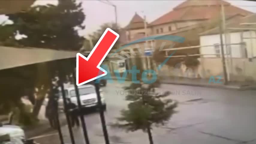 Məktəblini maşın vurdu