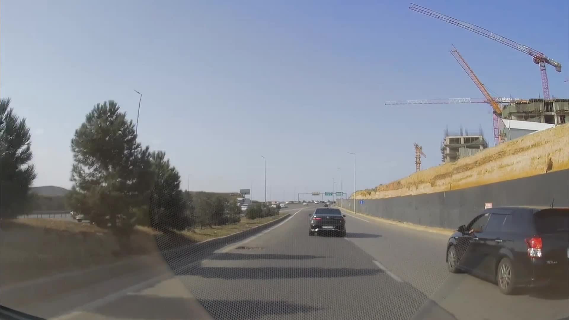 90-lıq yolda təhlükə: Maşın bura düşsə salamat çıxmaz