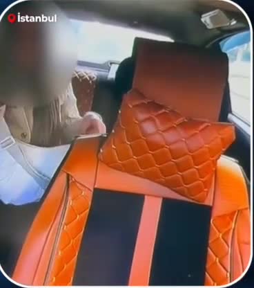 Sərnişin taksi sürücüsünün başına telefon çırpdı 