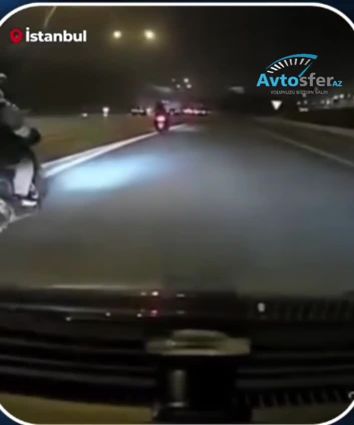 Kuryer qadın motosikleti yolun ortasında saxladı