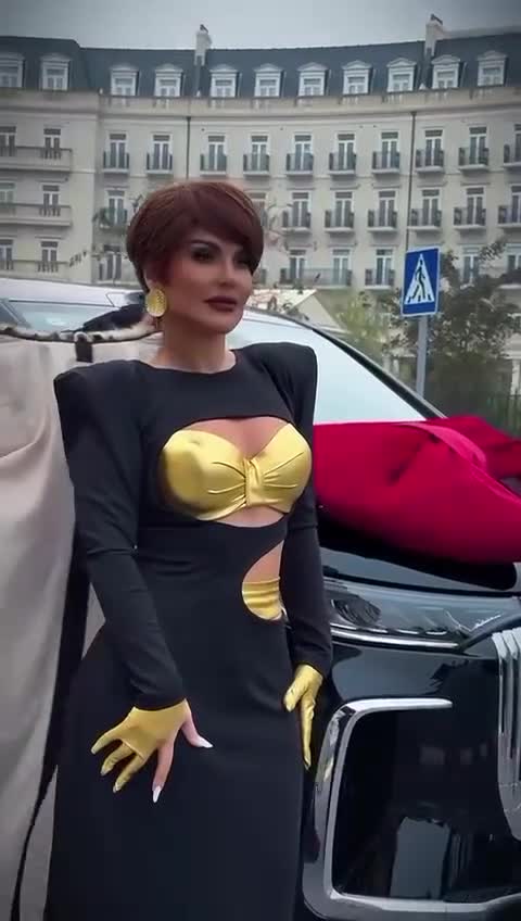 Xatun özünə 100 minlik maşın aldı