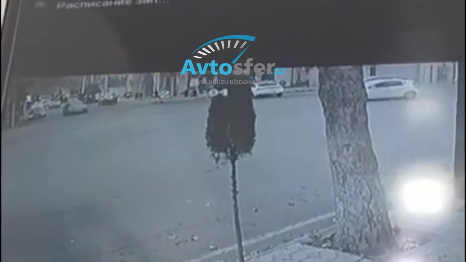 Yolayrıcında qəza: İki “Mercedes” toqquşdu