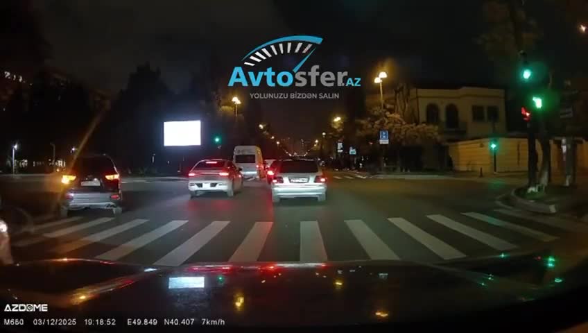 Tıxacı görə-görə yolayrıcına girən sürücü 