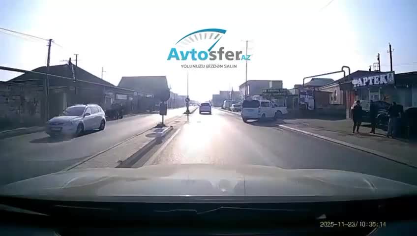 Nişanı heçə sayan sürücü yolayrıcında az qala qəza törədəcəkdi  