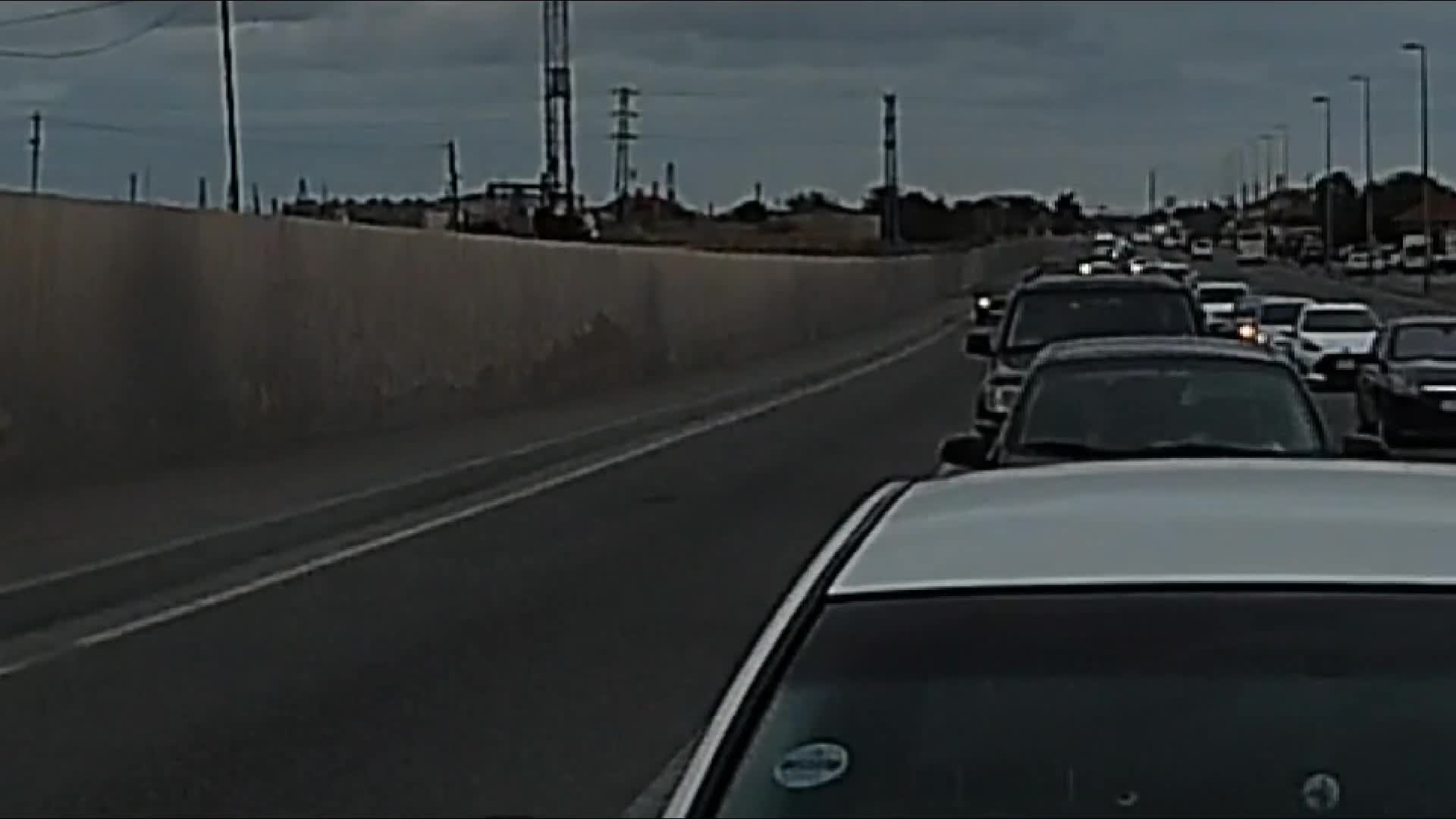 Kameranın yerini əzbərləyən sürücülər avtobus zolağında yaxalandı