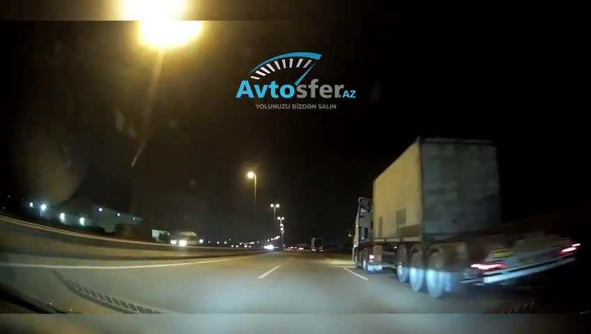 Yük maşınından yola atılan butulka sürücüyə təhlükə yaratdı